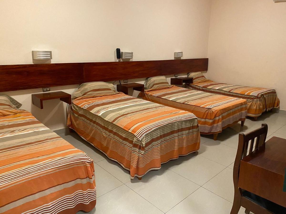 Tariri Hotel Пукалпа Екстериор снимка