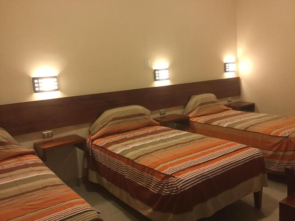 Tariri Hotel Пукалпа Екстериор снимка